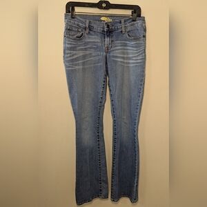 Old Navy The Dive Low-Rise Flare Jeans Medium Wash Whiskered Women's Size 4